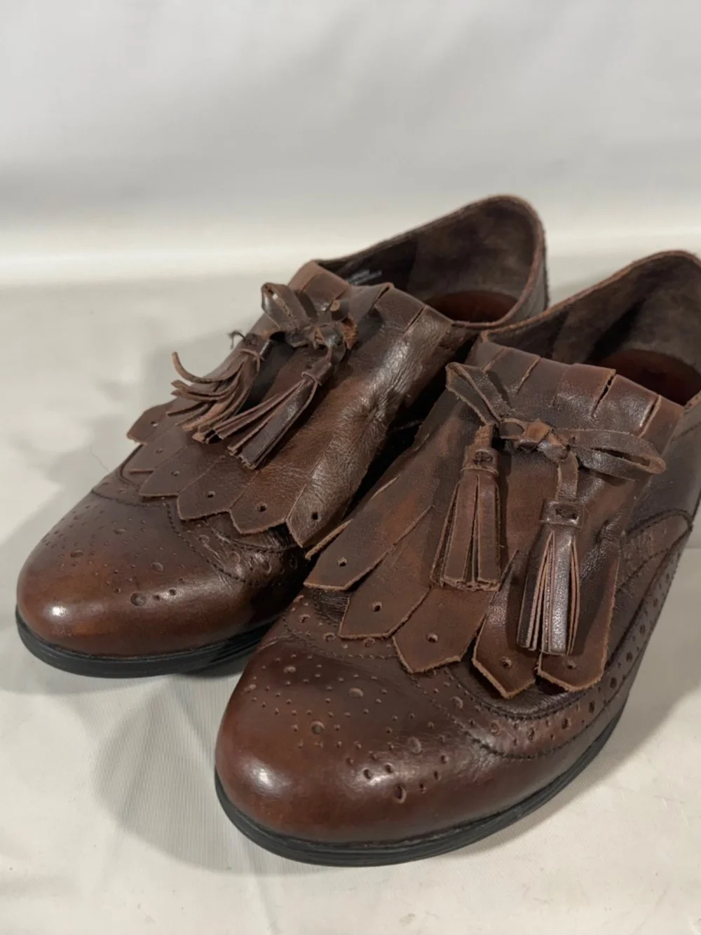 Born Women's Boylenn Loafer Size 7.5 Brown Leather Wingtip Tassel Kiltie Shoe